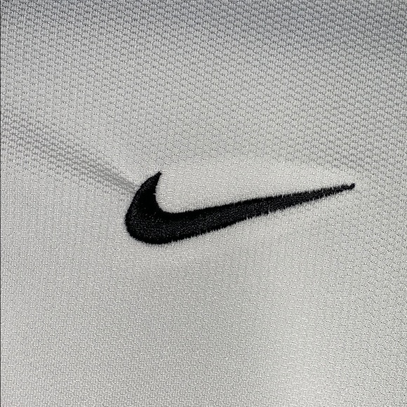 White nike dri fit shirt - Picture 3 of 6